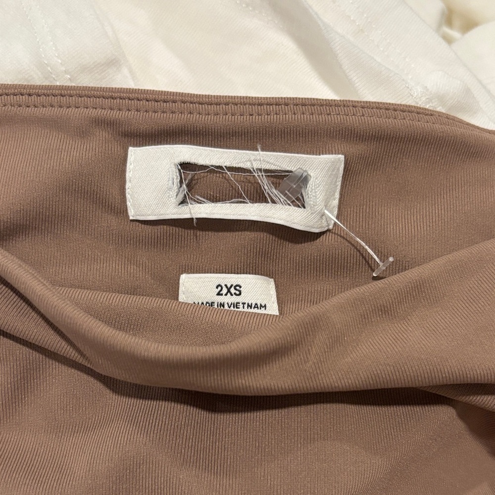 Aritzia Babaton Contour Brown Squareneck Long Sleeve Bodysuit, new without tags - Picture 4 of 6